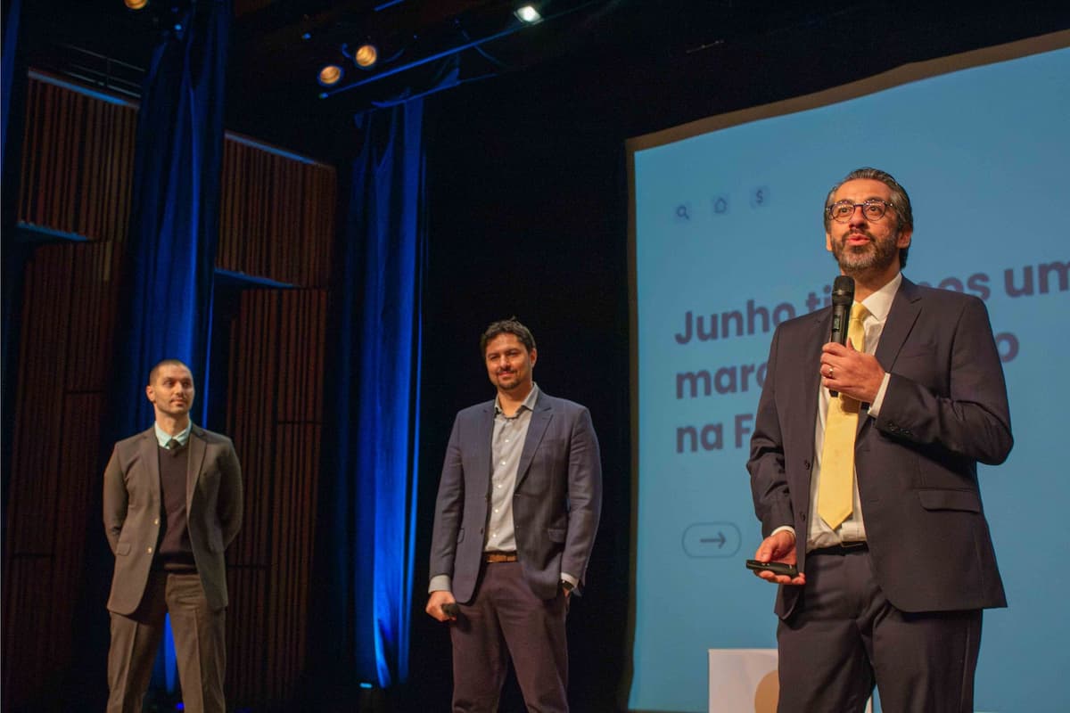 Fernando Erhart (Diretor de Operações), Felipe Engel (CEO da Foxter) e Cristiano Maia (Diretor Comercial). 